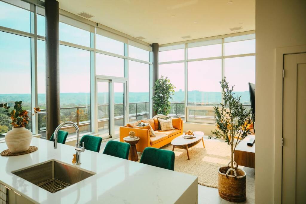 New - Luxury 2Br Penthouse Apt In Central Halifax Ngoại thất bức ảnh