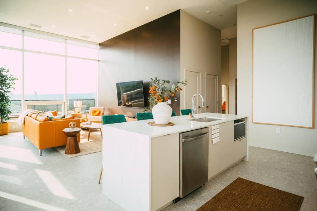 New - Luxury 2Br Penthouse Apt In Central Halifax Ngoại thất bức ảnh