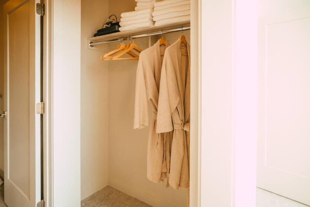 New - Luxury 2Br Penthouse Apt In Central Halifax Ngoại thất bức ảnh
