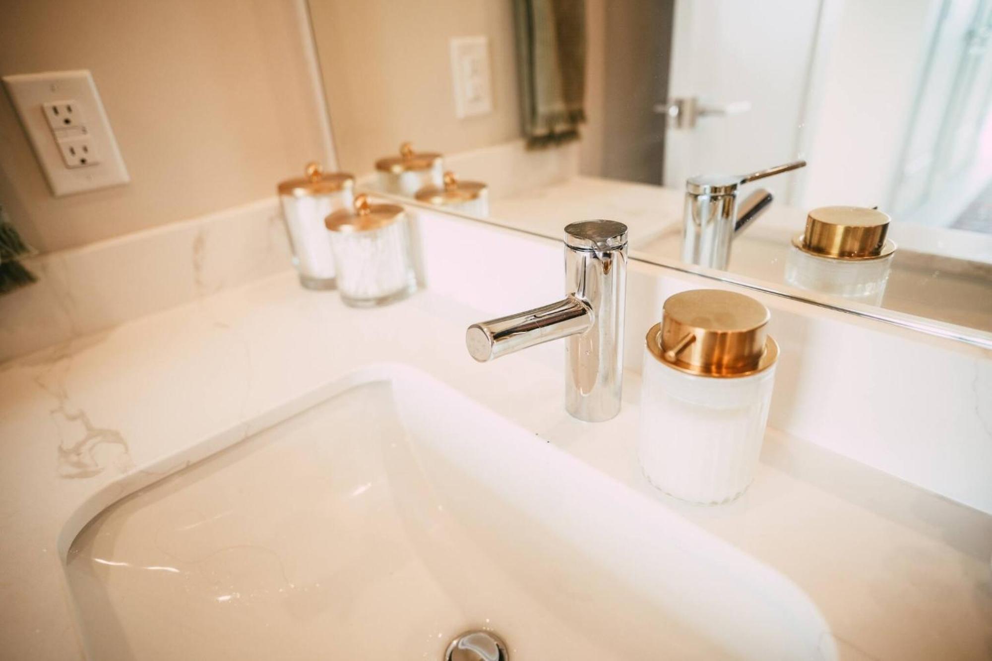 New - Luxury 2Br Penthouse Apt In Central Halifax Ngoại thất bức ảnh