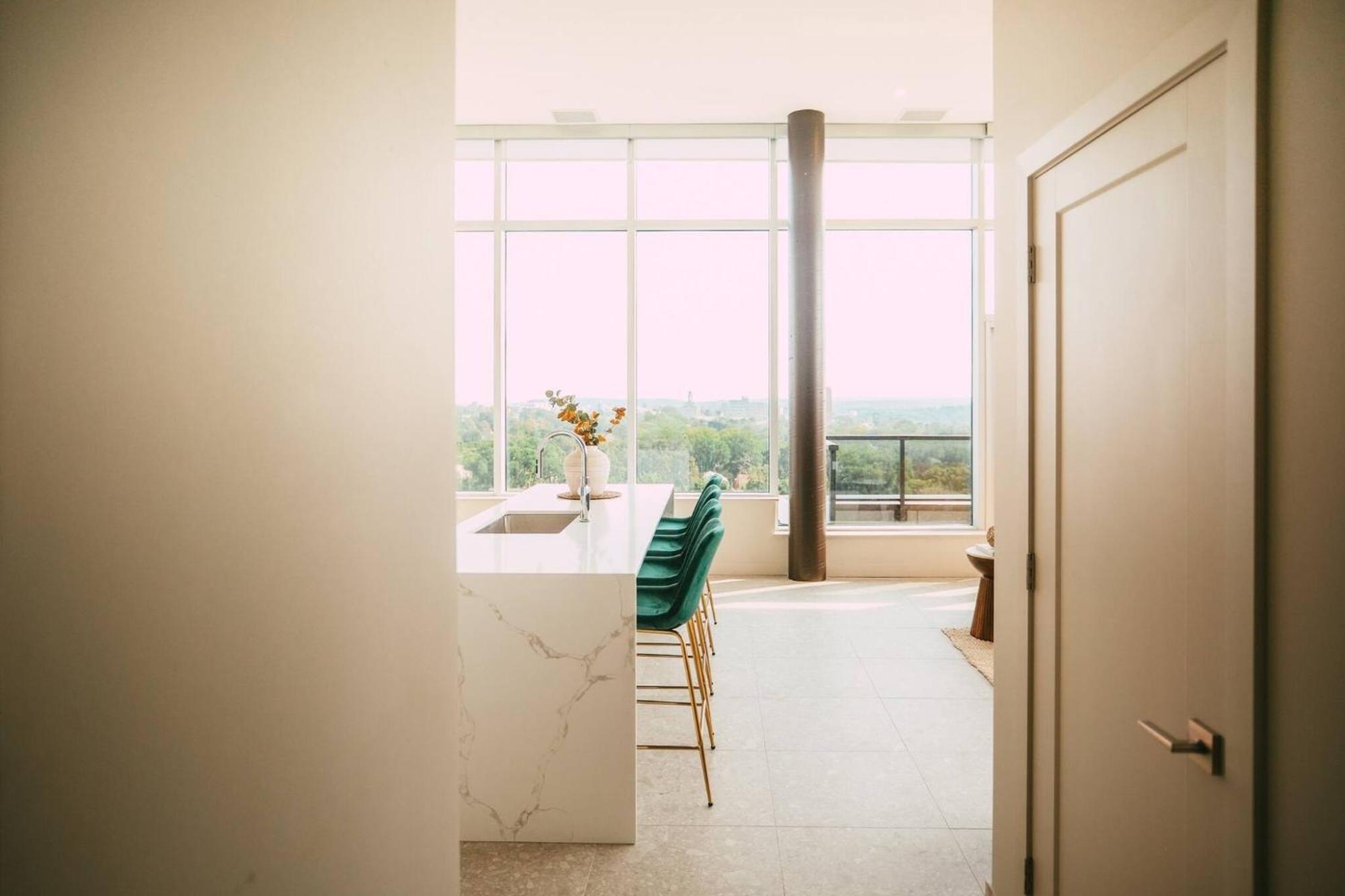 New - Luxury 2Br Penthouse Apt In Central Halifax Ngoại thất bức ảnh